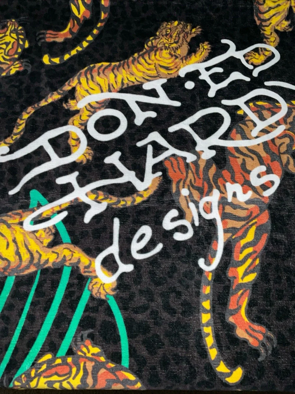 ED HARDY DESIGNS BLACK STRIPED TIGERS PRINT BEACH TOWEL 6 FEET 36x72” NWT